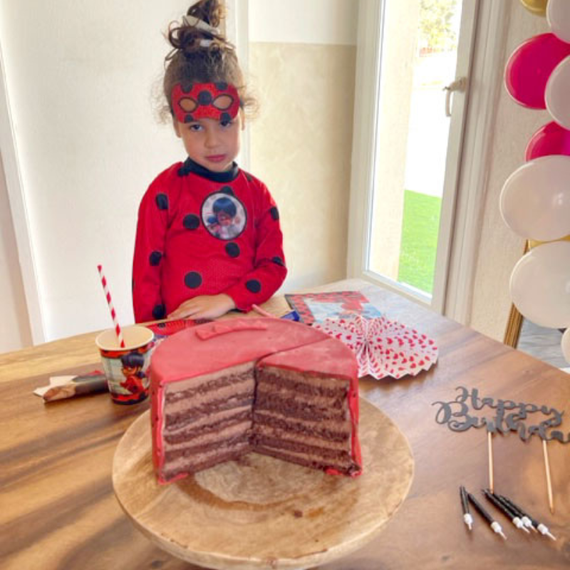 Rote Deluxe Torte - doppelte Höhe