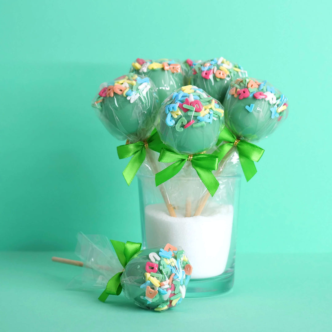 Grüne Buchstaben Cake-Pops (12 Stück)