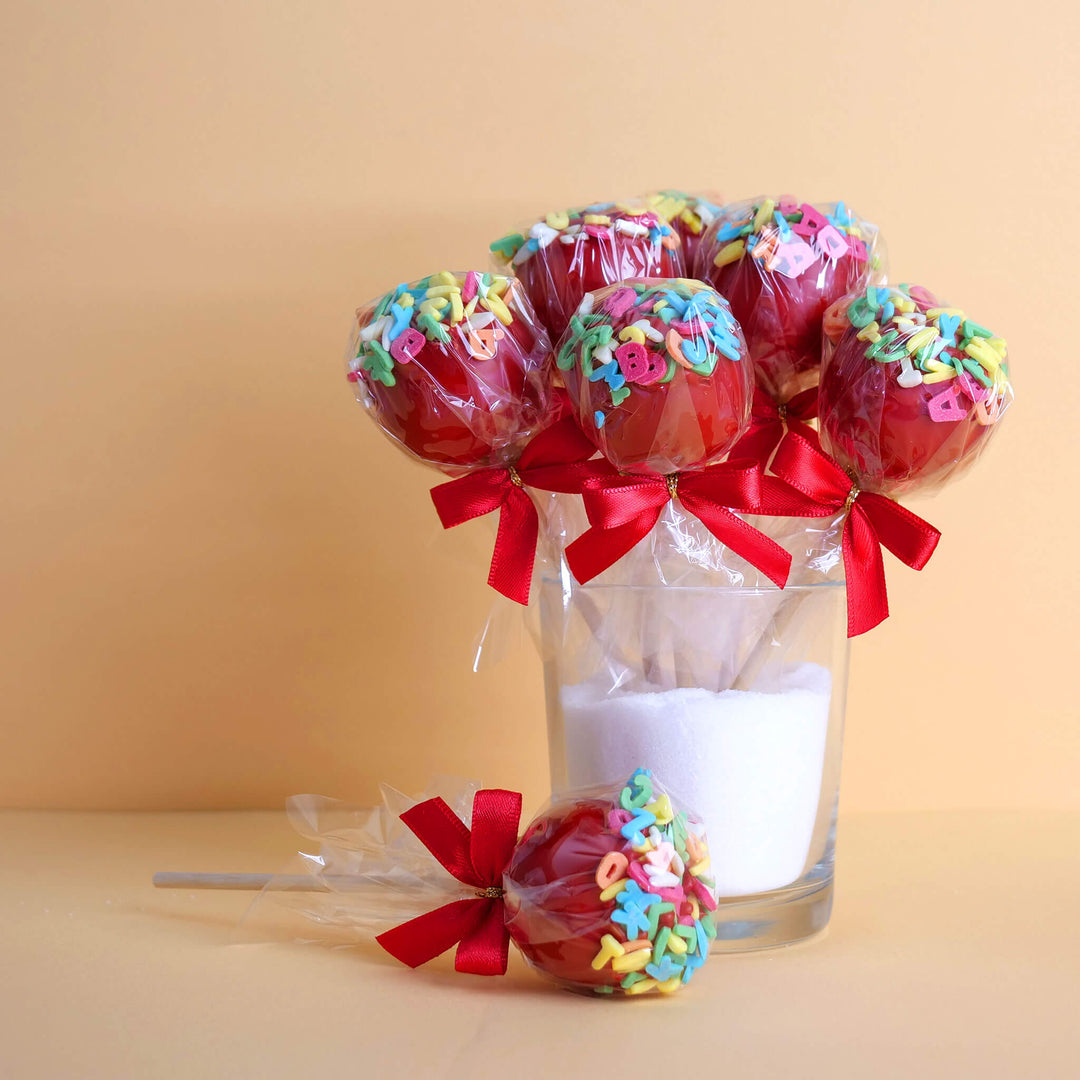 Rote Buchstaben Cake-Pops (12 Stück)