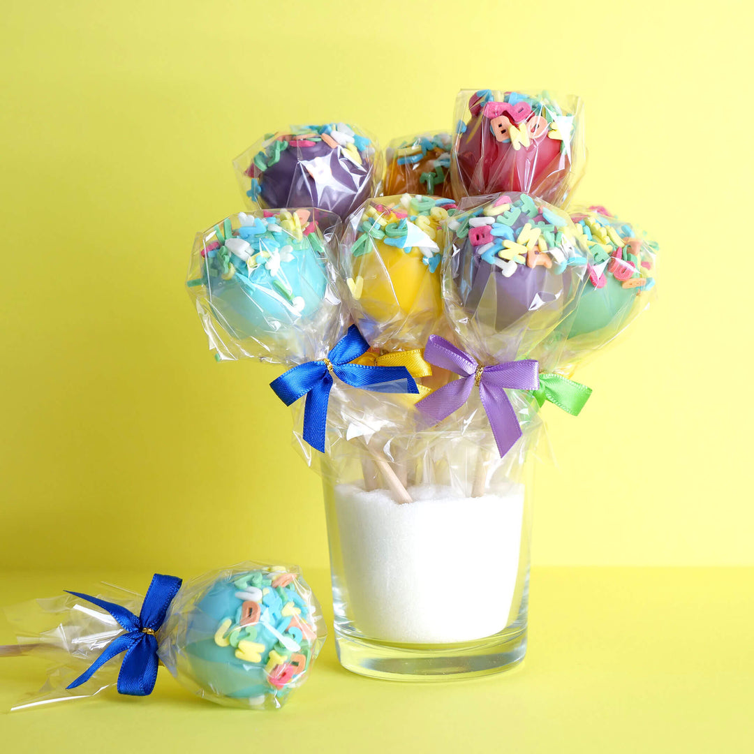 Bunte Buchstaben Cake-Pops (12 Stück)