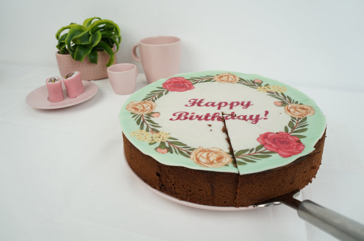 Runder Tortenaufleger aus Mandeldekormasse