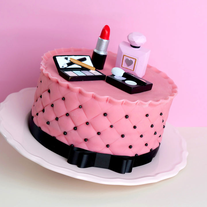 Deluxe Make-Up Torte mit schwarzem Band