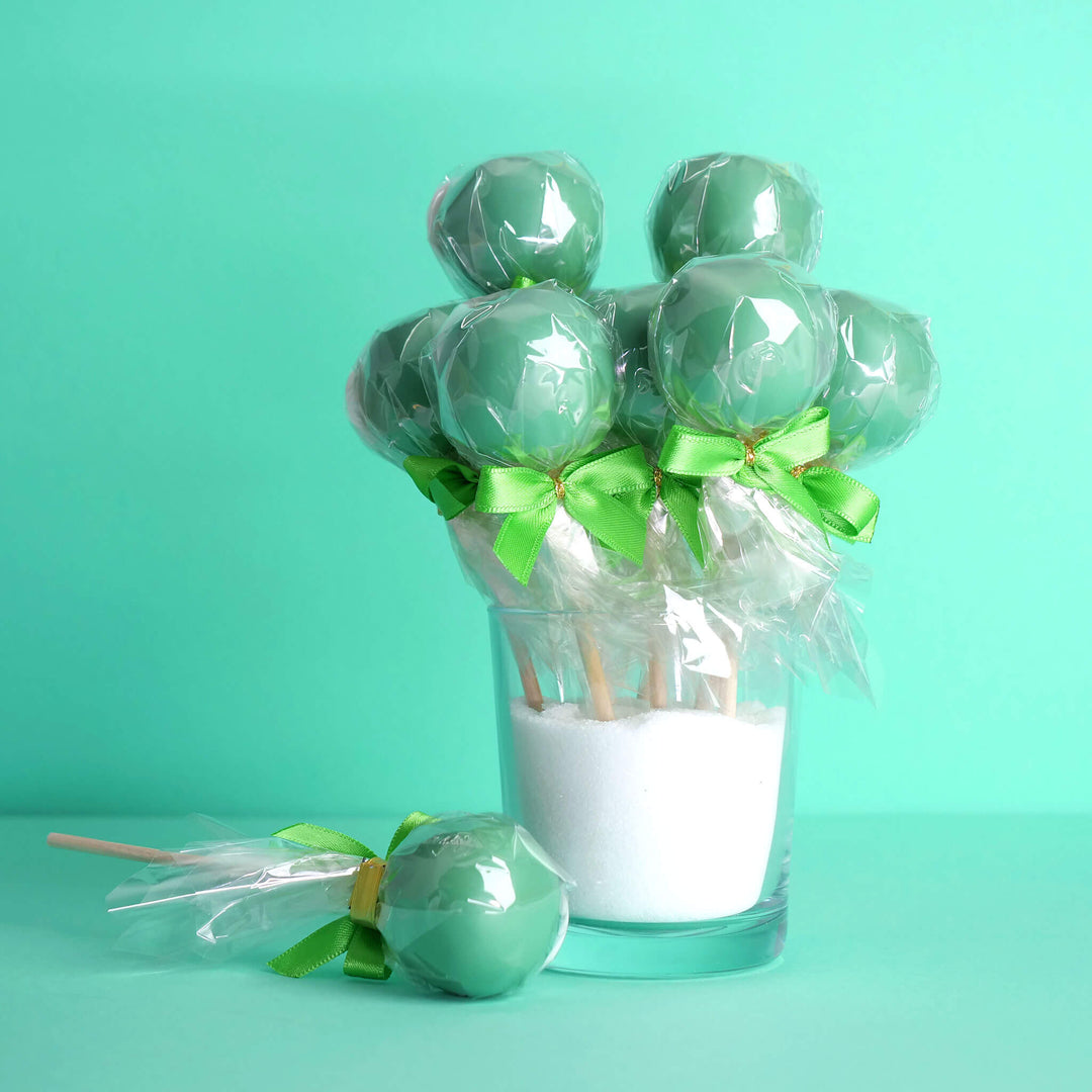 Einfarbige bunte Cake-Pops (12 Stück)