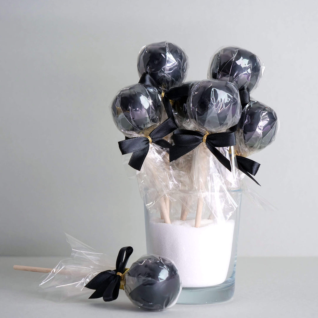 Einfarbige bunte Cake-Pops (12 Stück)