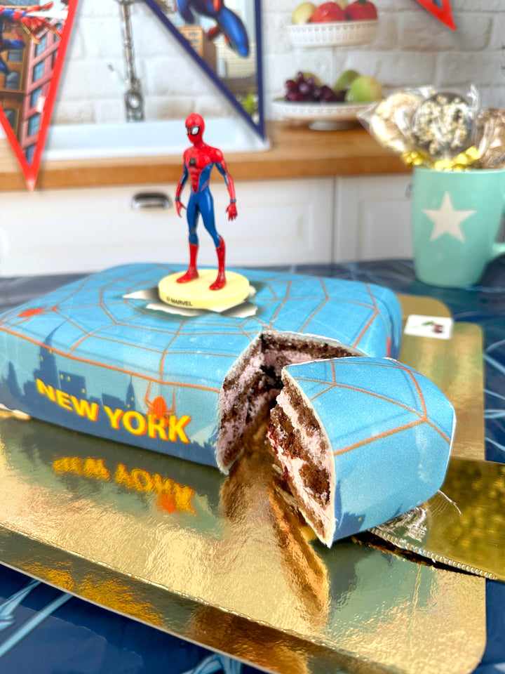 Spider-Man® auf Spinnennetz über New York -Torte