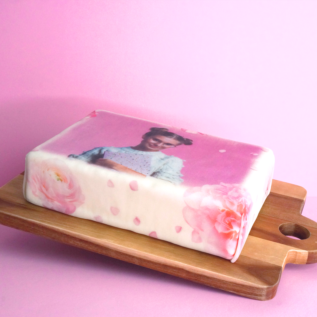 Fototorte mit rosa Blütenzauber-Rahmen, eckig