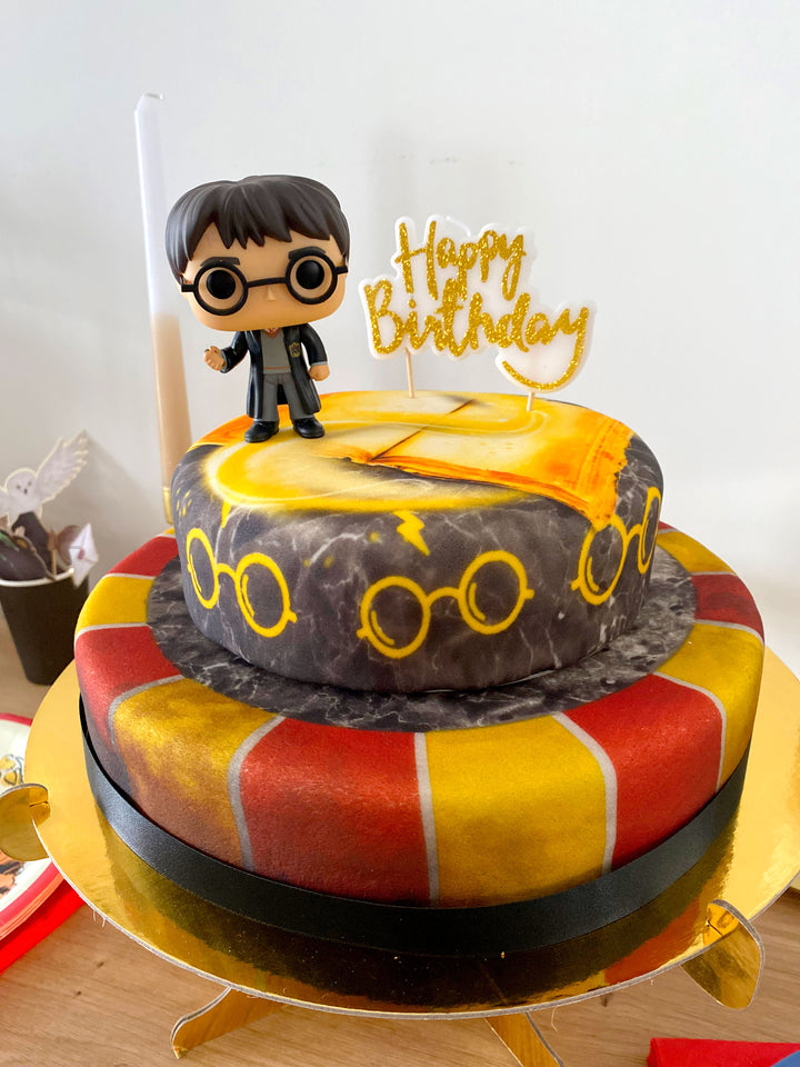 Harry Potter® auf zweistöckiger Löwen-Torte