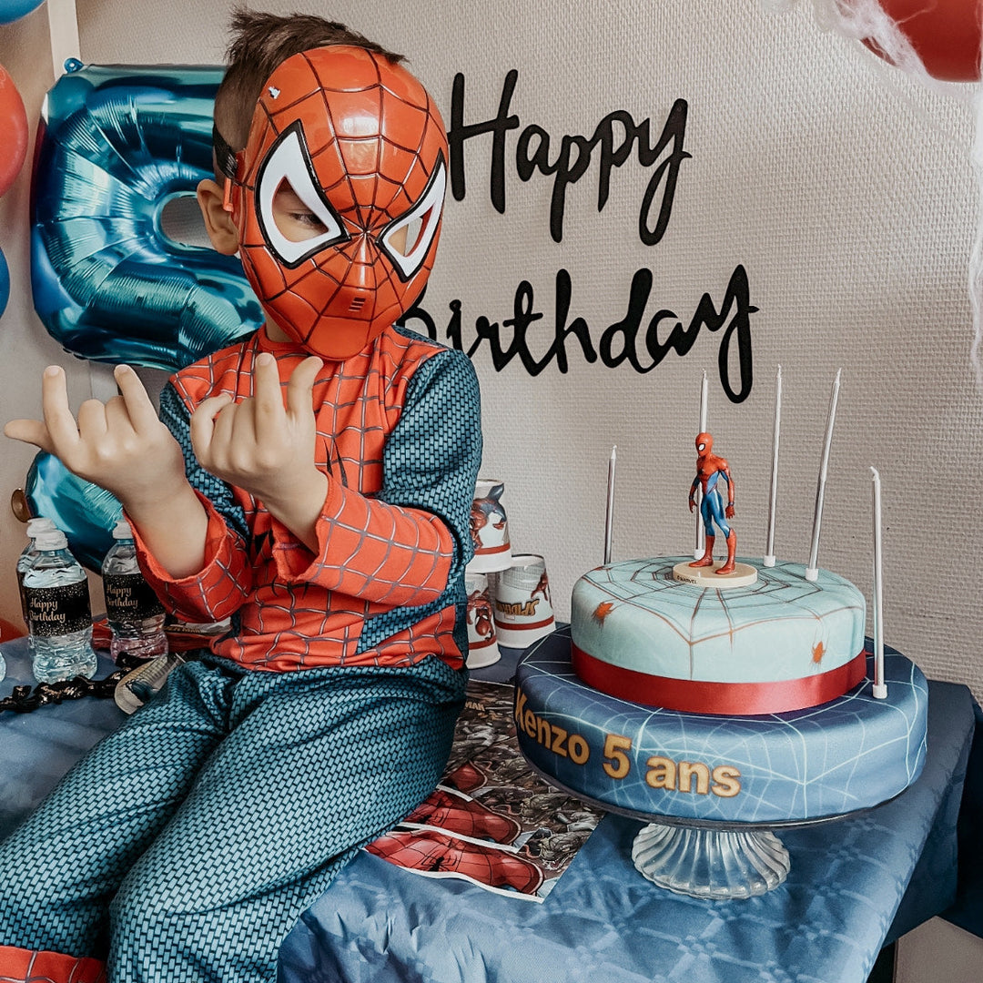 Spider-Man® auf zweistöckiger Spinnennetz-Torte mit Band