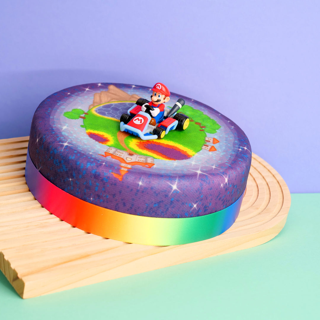 Mario Kart® auf gemalter Planeten-Torte