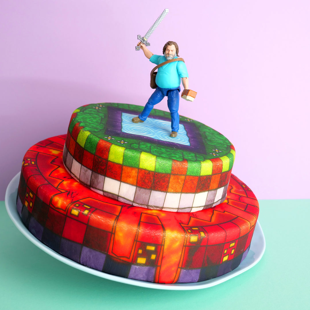 Minecraft®-Figur auf zweistöckiger Dimensionsportal-Torte