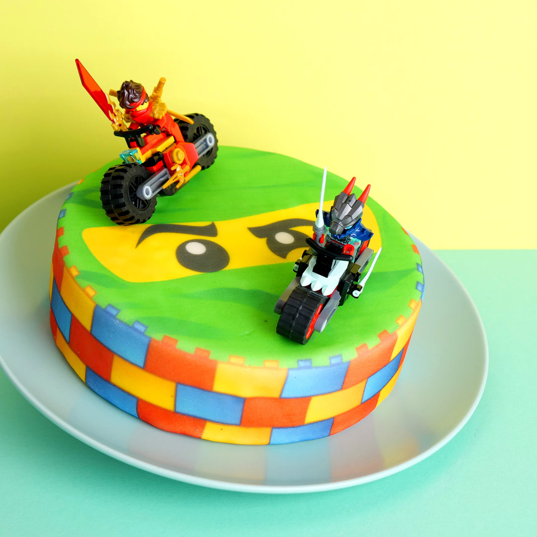 Lego® Ninjago® auf Ninja-Torte