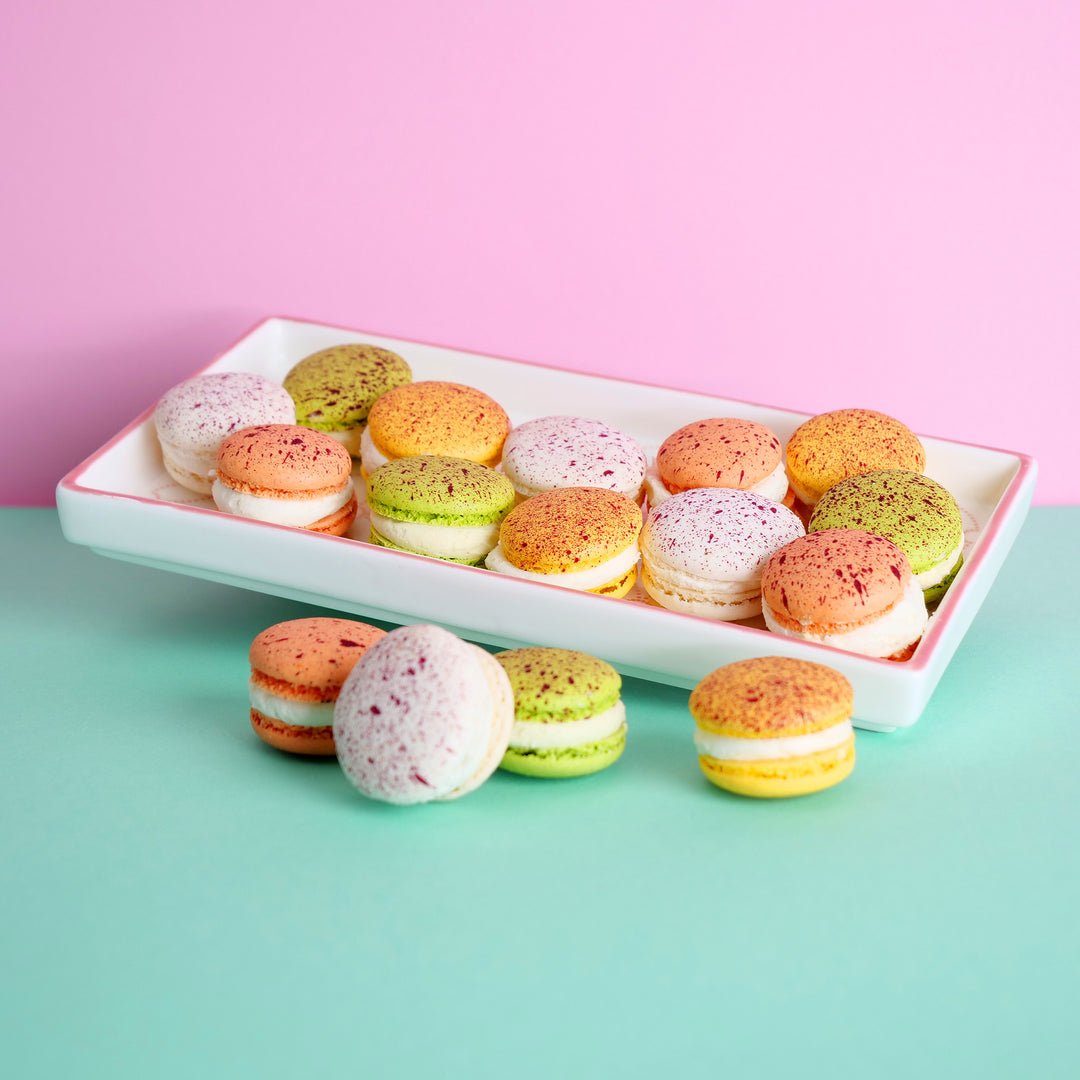Gesprenkelte Oster-Macarons (16 Stück)