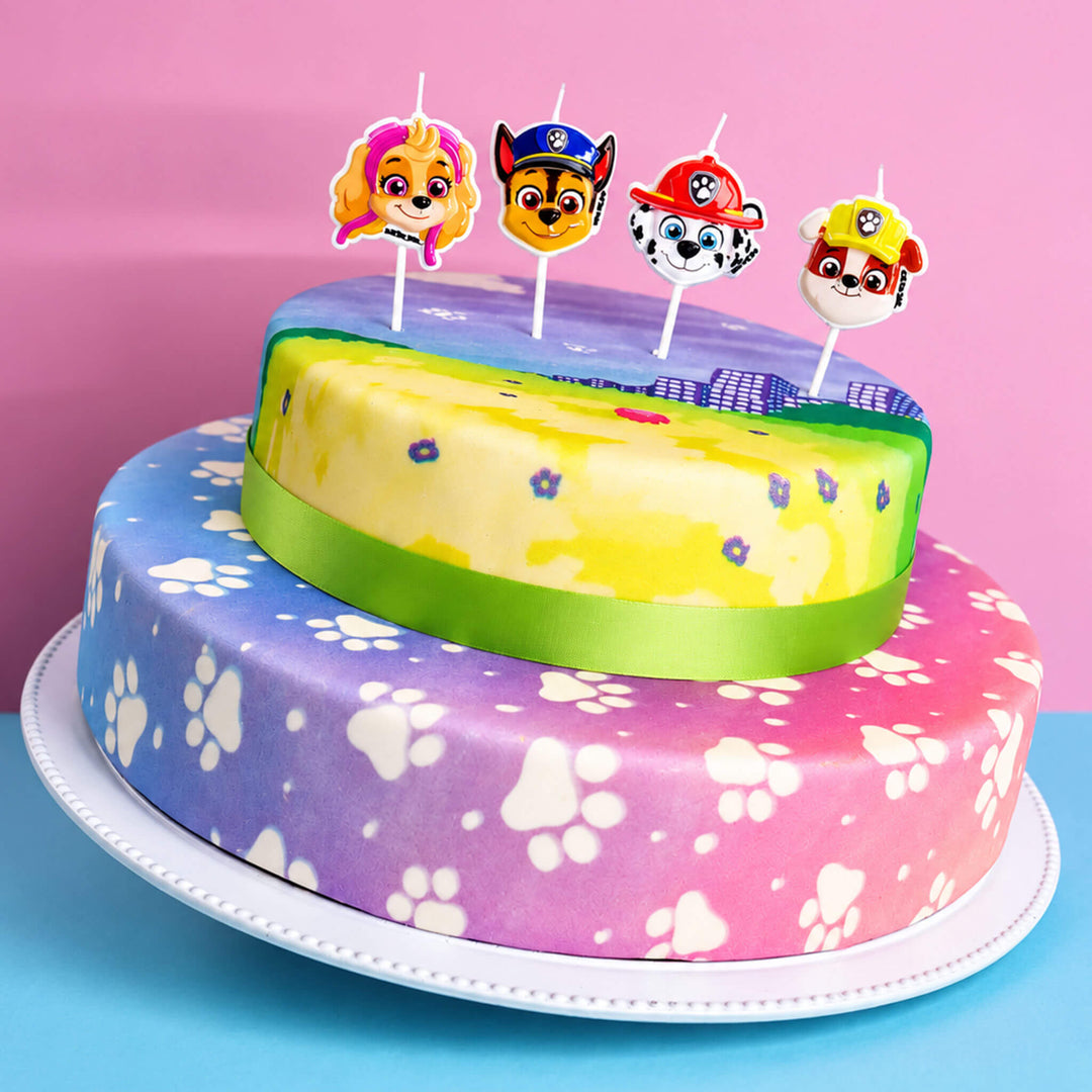 Paw Patrol® auf 2-stöckiger bunter Wiesen-Torte