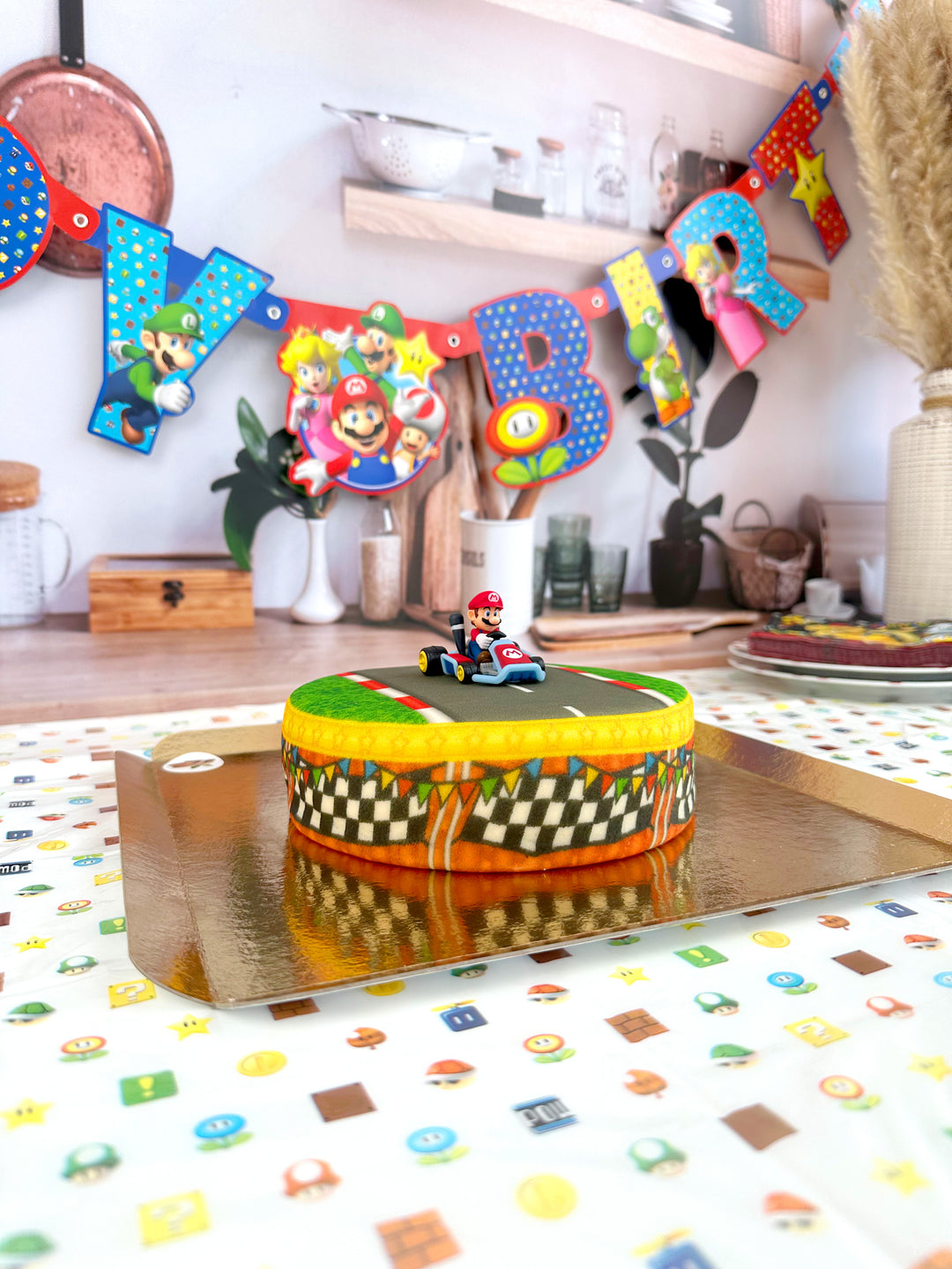 Mario Kart® auf Grasland-Rennstrecken-Torte