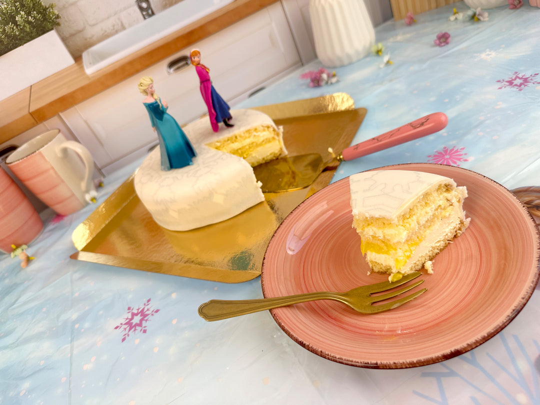 Anna und Elsa von die Eiskönigin® auf Schneeflocken-Torte