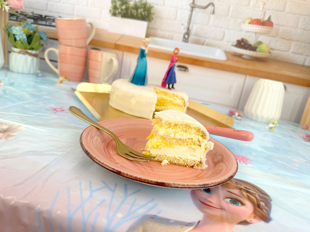 Anna und Elsa von die Eiskönigin® auf Schneeflocken-Torte