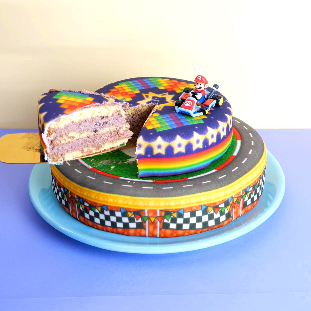 Mario Kart® auf zweistöckiger Weltenstrecken-Torte