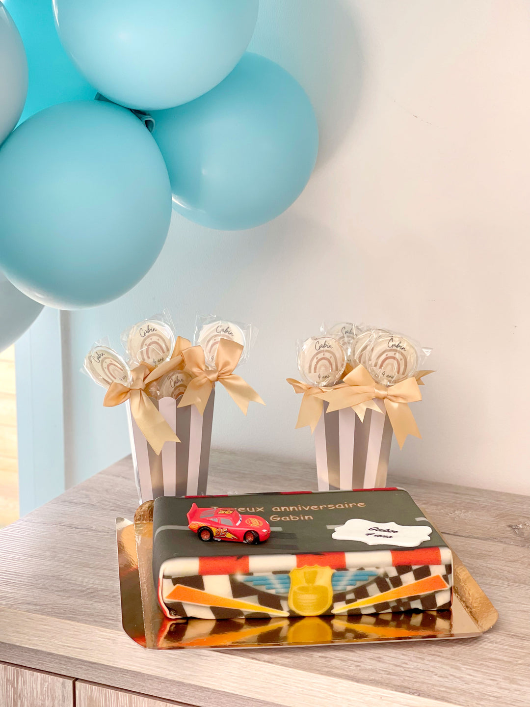 Cars® - Lightning McQueen auf Rennstrecke-Torte