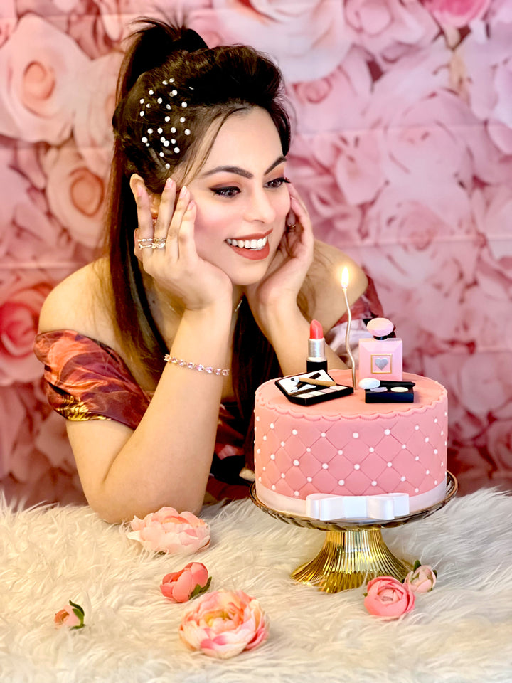 Deluxe Make-Up Torte mit weißem Band