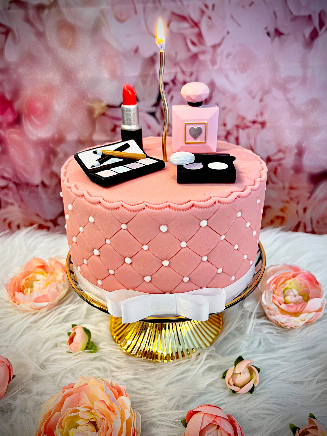 Deluxe Make-Up Torte mit weißem Band