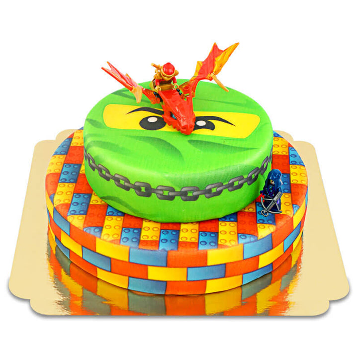 Lego® Ninjago® auf zweistöckiger Ninja-Torte