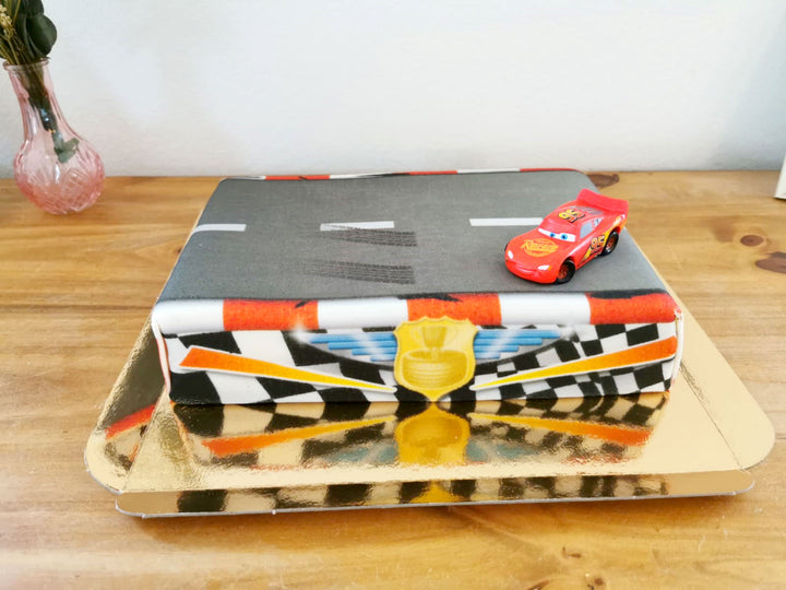Cars® - Lightning McQueen auf Rennstrecke-Torte