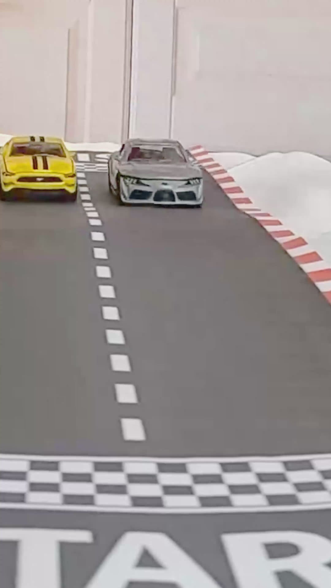 Spielzeugauto auf Torte-LAMBORGHINI