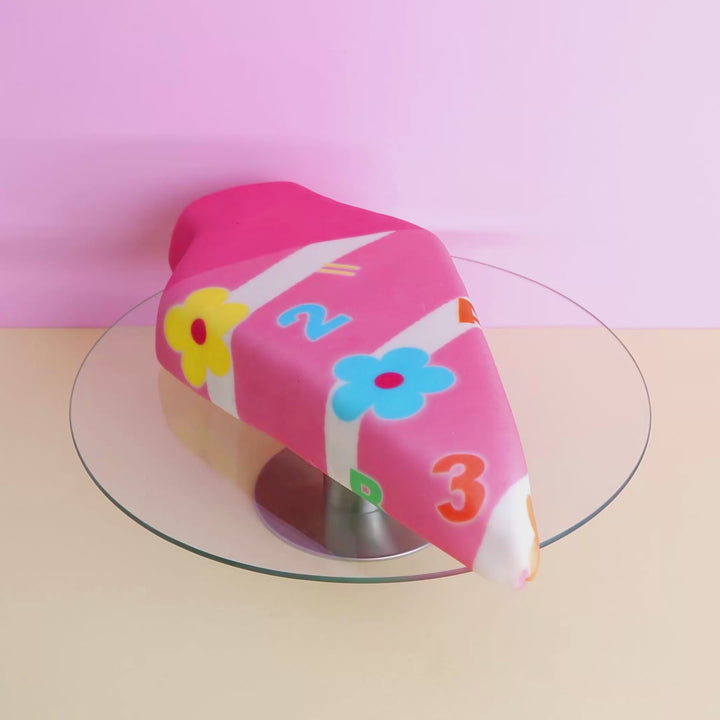 Schultüten-Torte mit Blumen in Pink