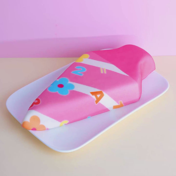 Schultüten-Torte mit Blumen in Pink