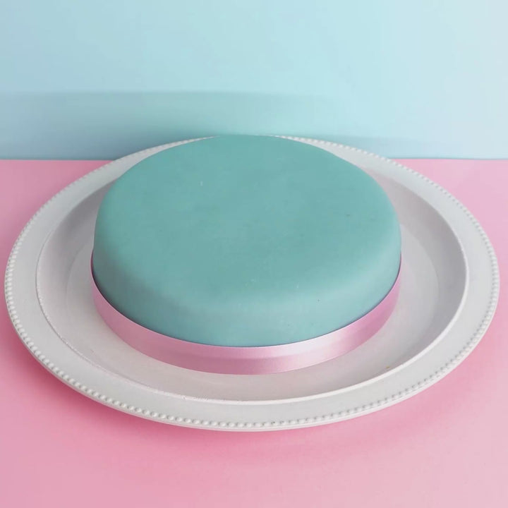 Blaue Torte mit Tortenband