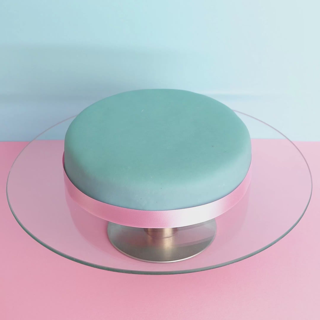 Blaue Torte mit Tortenband