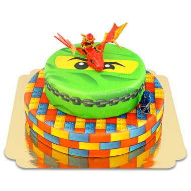 Lego Ninjago auf zweistöckiger Ninja-Torte